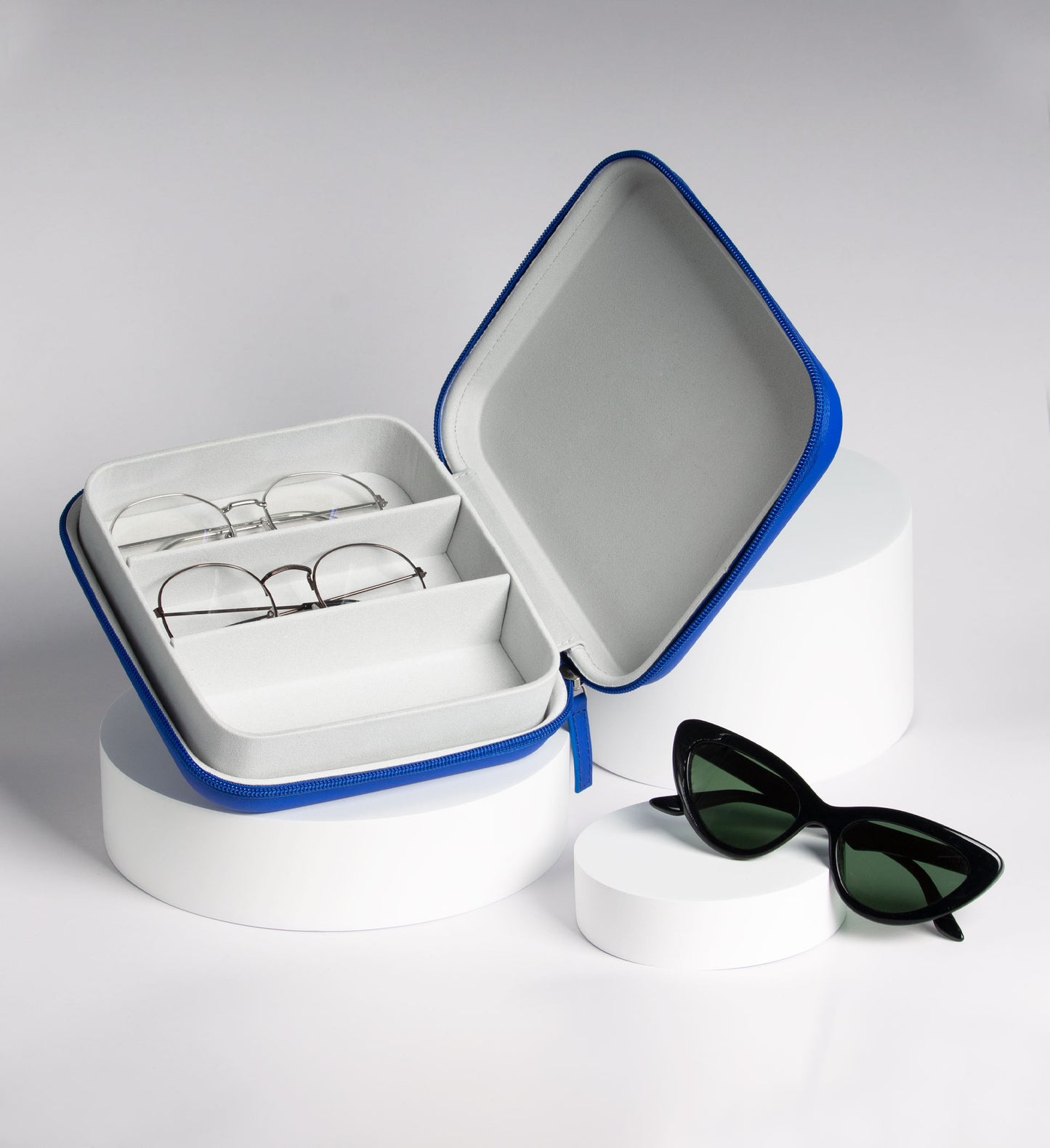 3 SLOTS TRAVEL CASE