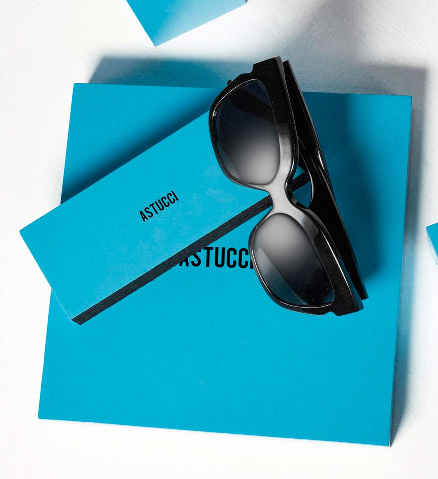 Accessories for optical world | Packaging design | Eyeglasses case | Workmanship | ASTUCCI