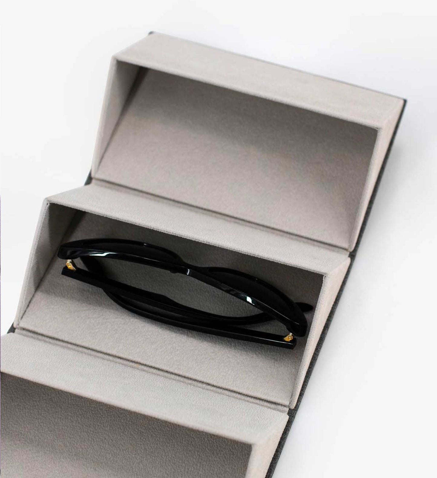 Accessories for optical world | Packaging design | Eyeglasses case | Workmanship | ASTUCCI