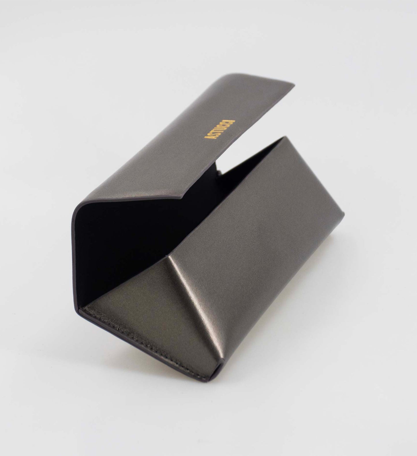 Packaging design | Classic Eyeglasses case | Workmanship | ASTUCCI
