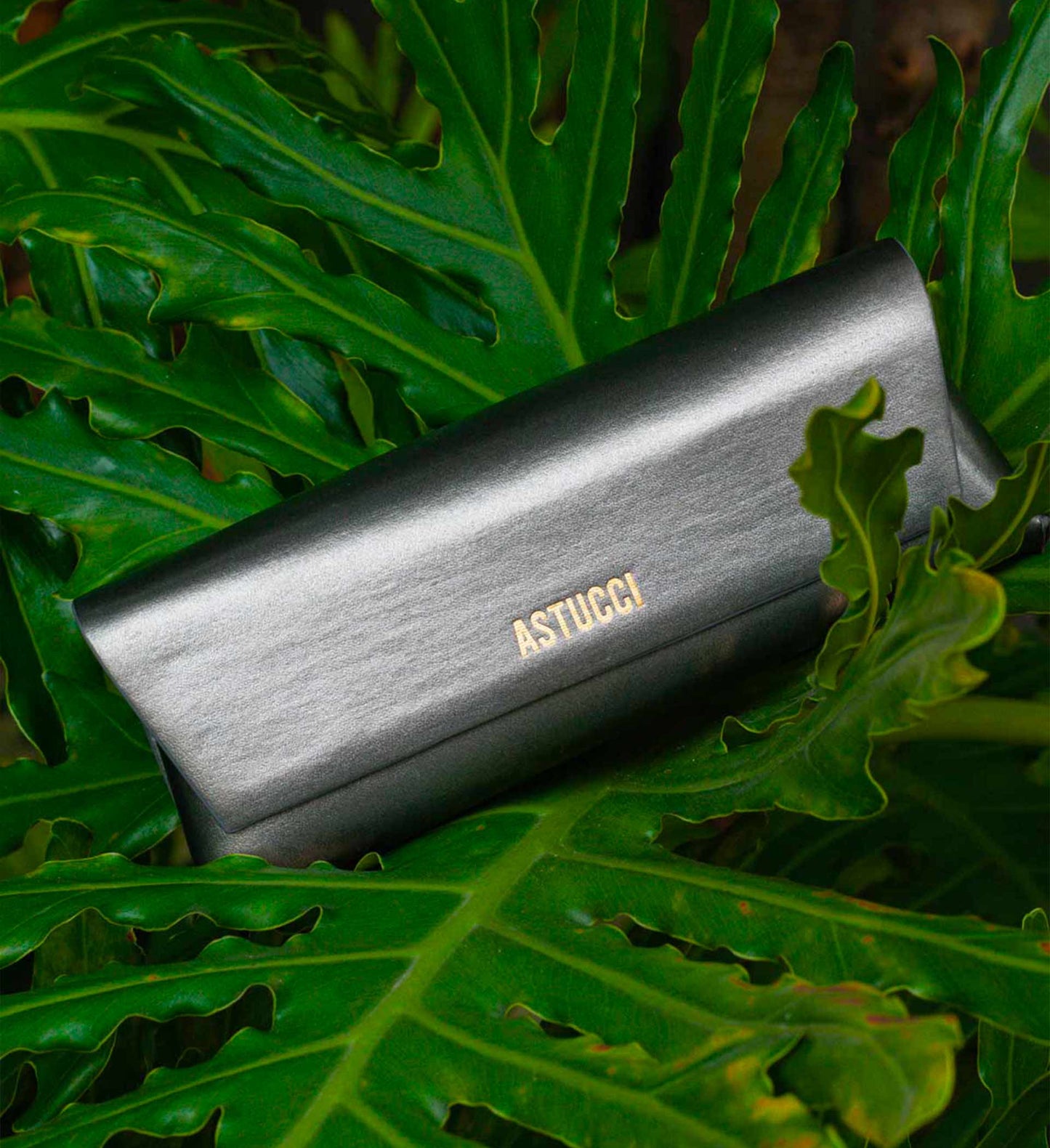 Packaging design | Classic Eyeglasses case | Workmanship | ASTUCCI