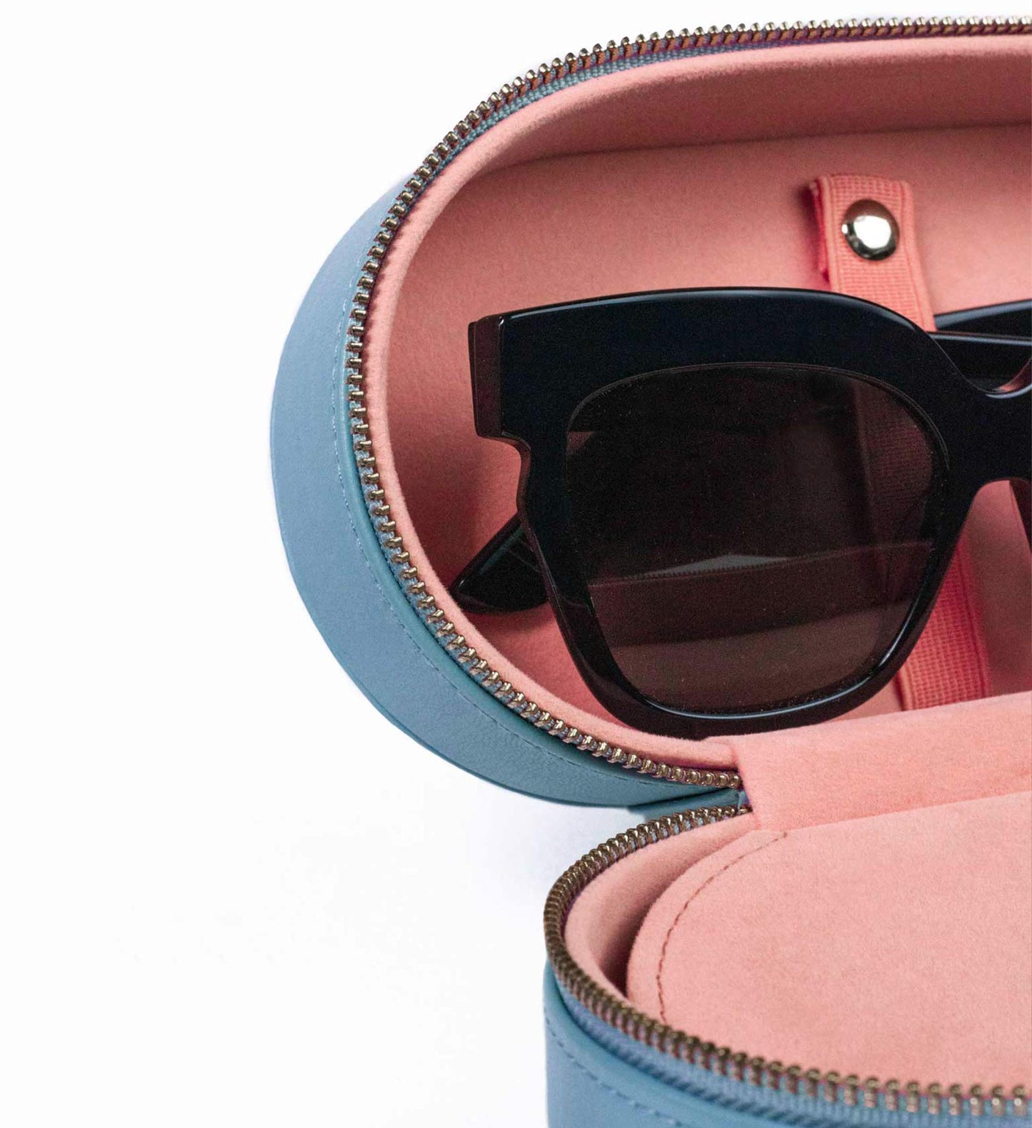 Accessories for optical world | Packaging design | Eyeglasses case | Workmanship | ASTUCCI