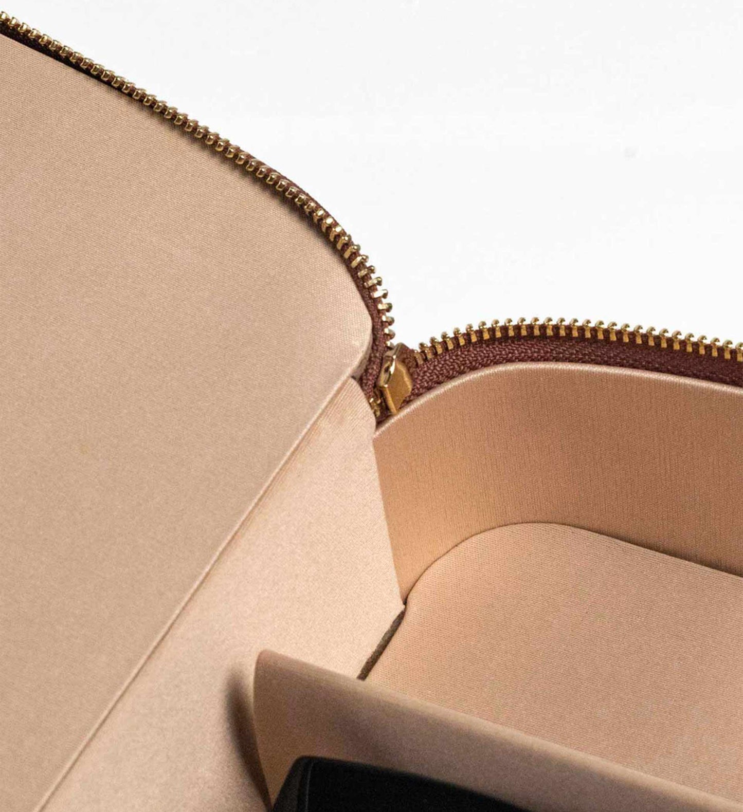 Accessories for optical world | Packaging design | Eyeglasses case | Workmanship | ASTUCCI