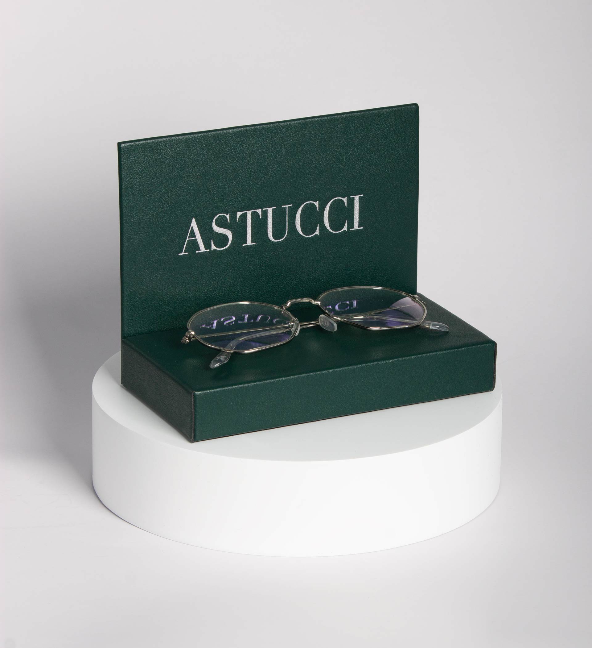 Displays and Brand Logos | PU Logoblock | Sustainable Packaging design | Eco-Friendly Eyeglasses case | Workmanship | ASTUCCI