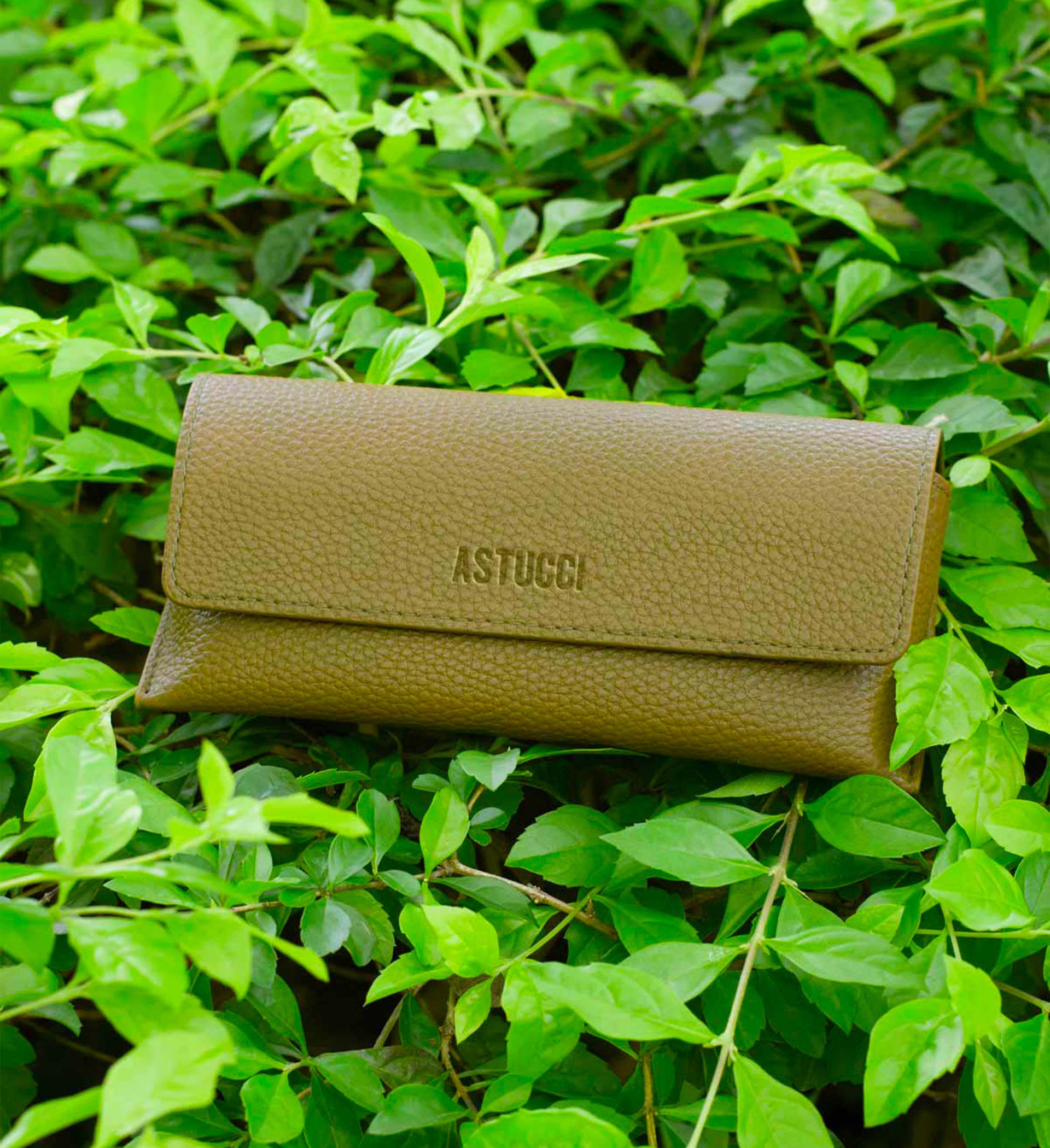 Packaging design | Classic Eyeglasses case | Workmanship | ASTUCCI