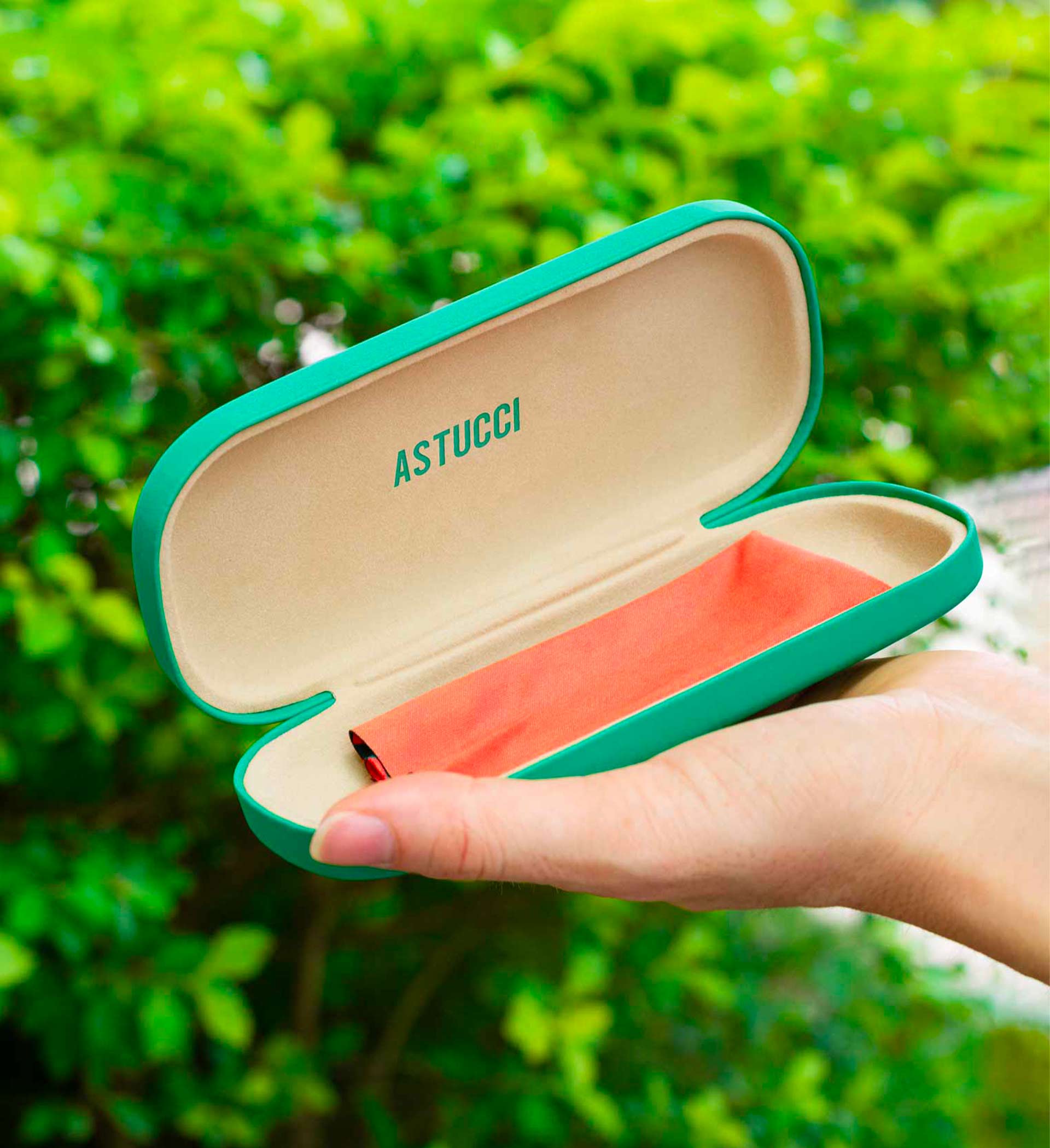 Packaging design | Classic Eyeglasses case | Workmanship | ASTUCCI