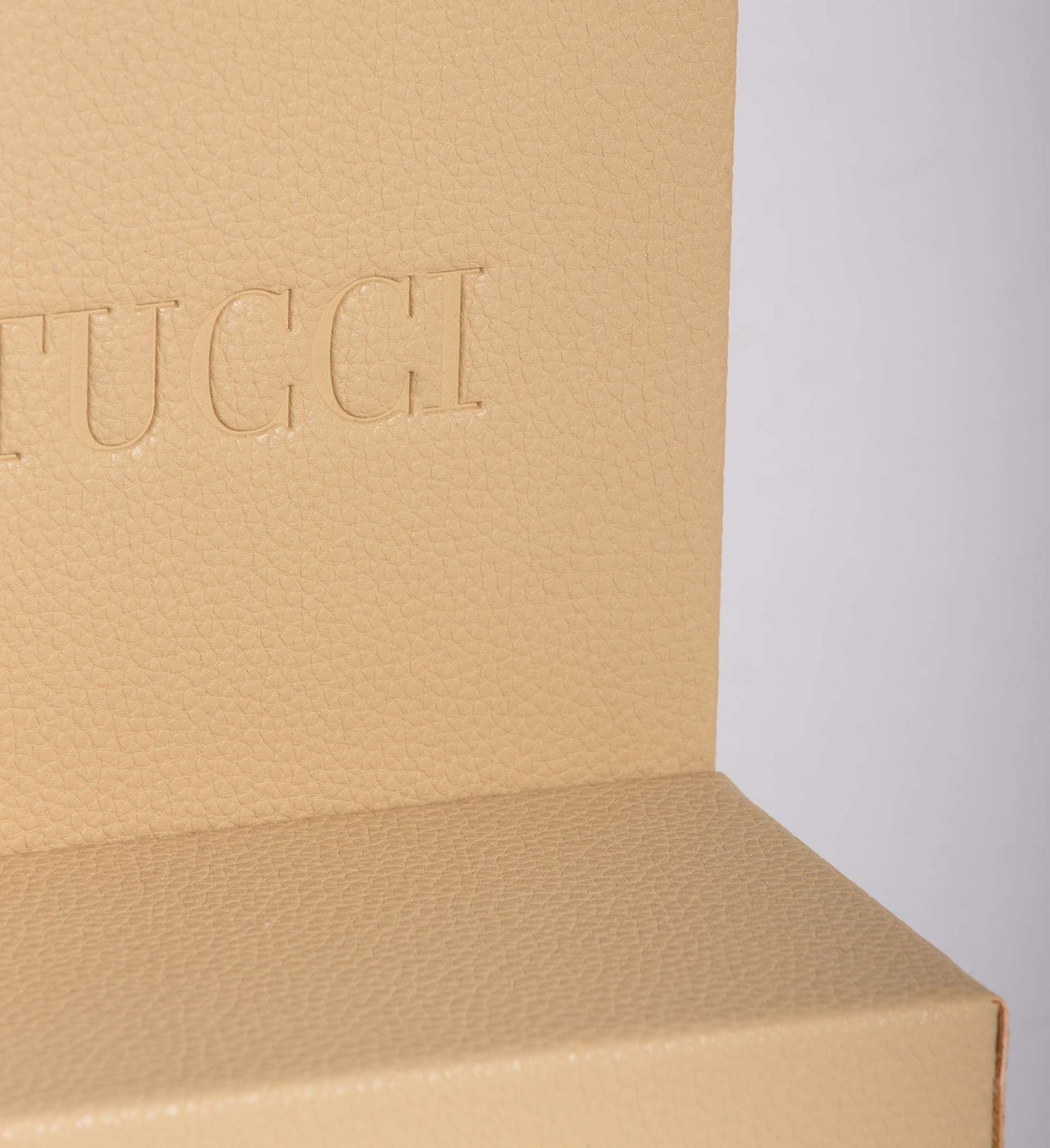 Displays and Brand Logos | PU Logoblock | Sustainable Packaging design | Eco-Friendly Eyeglasses case | Workmanship | ASTUCCI